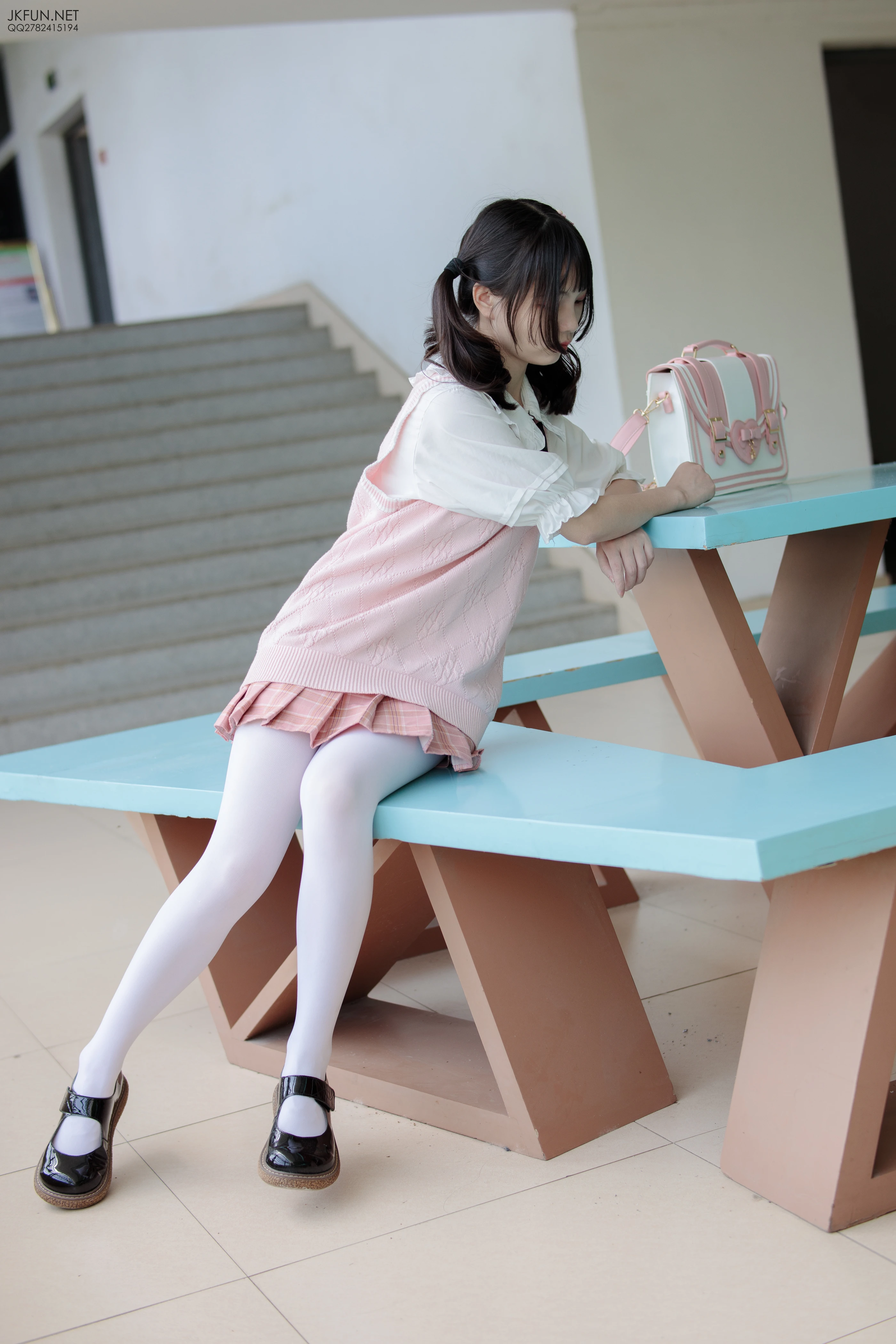 森萝财团 [JKFUN-007] 默陌 80D白丝 [126P 1V]插图4